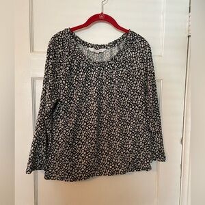 Madison Grey pullover black and white top.